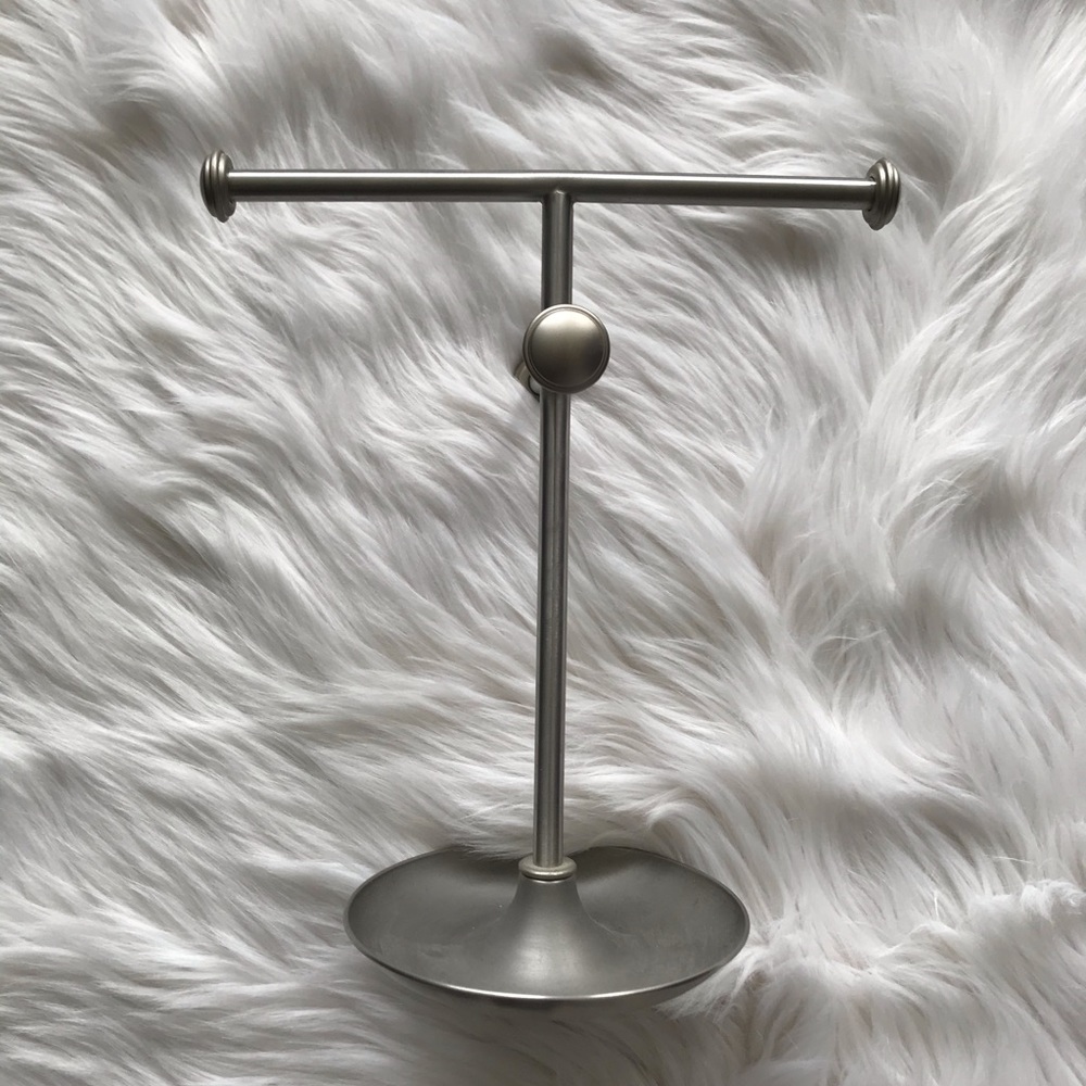 Necklace and bracelet holder